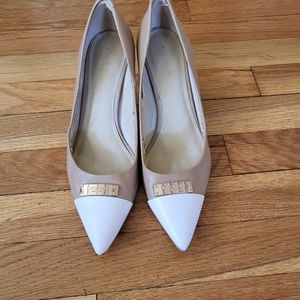 Coach Pumps